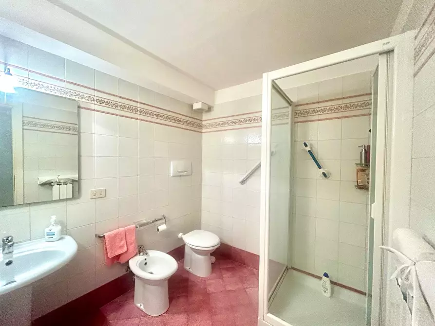 Immagine 24 di Appartamento in vendita  a Siena