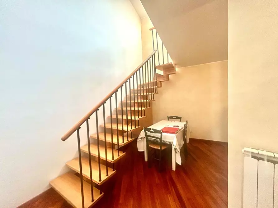 Immagine 17 di Appartamento in vendita  a Siena