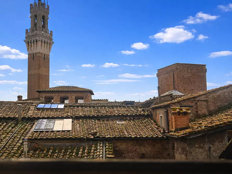 Immagine 3 di Appartamento in vendita  a Siena