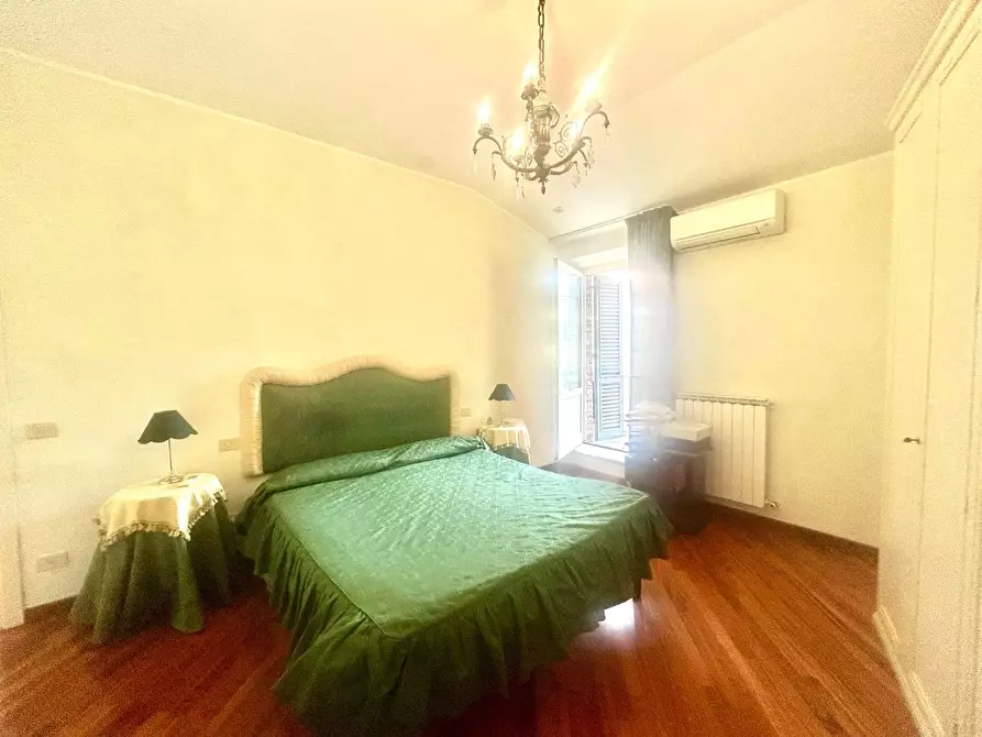 Immagine 19 di Appartamento in vendita  a Siena