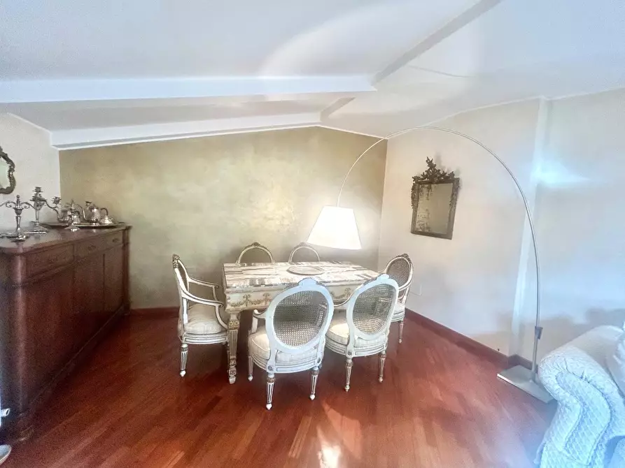 Immagine 11 di Appartamento in vendita  a Siena