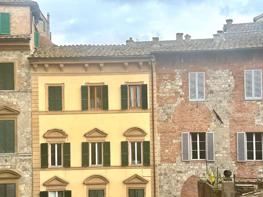 Immagine 27 di Appartamento in vendita  a Siena