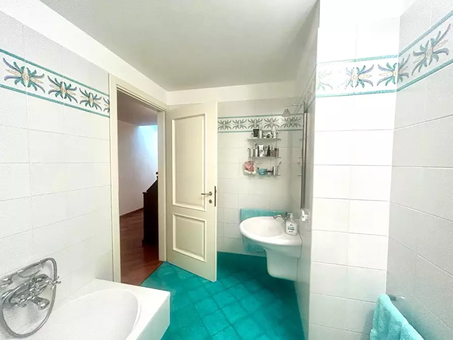 Immagine 25 di Appartamento in vendita  a Siena