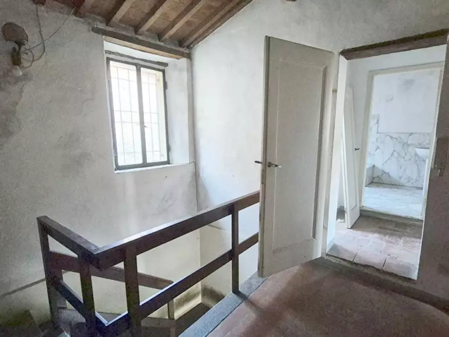 Immagine 50 di Rustico / casale in vendita  a Camaiore