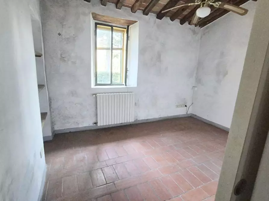 Immagine 51 di Rustico / casale in vendita  a Camaiore