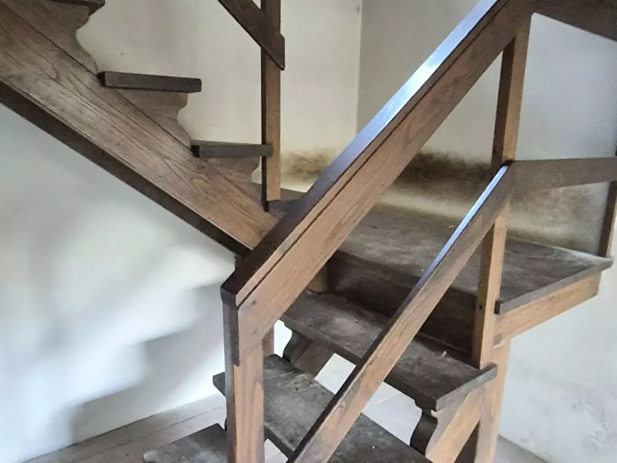 Immagine 34 di Rustico / casale in vendita  a Camaiore