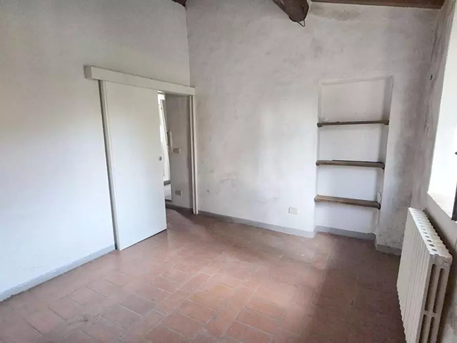 Immagine 58 di Rustico / casale in vendita  a Camaiore