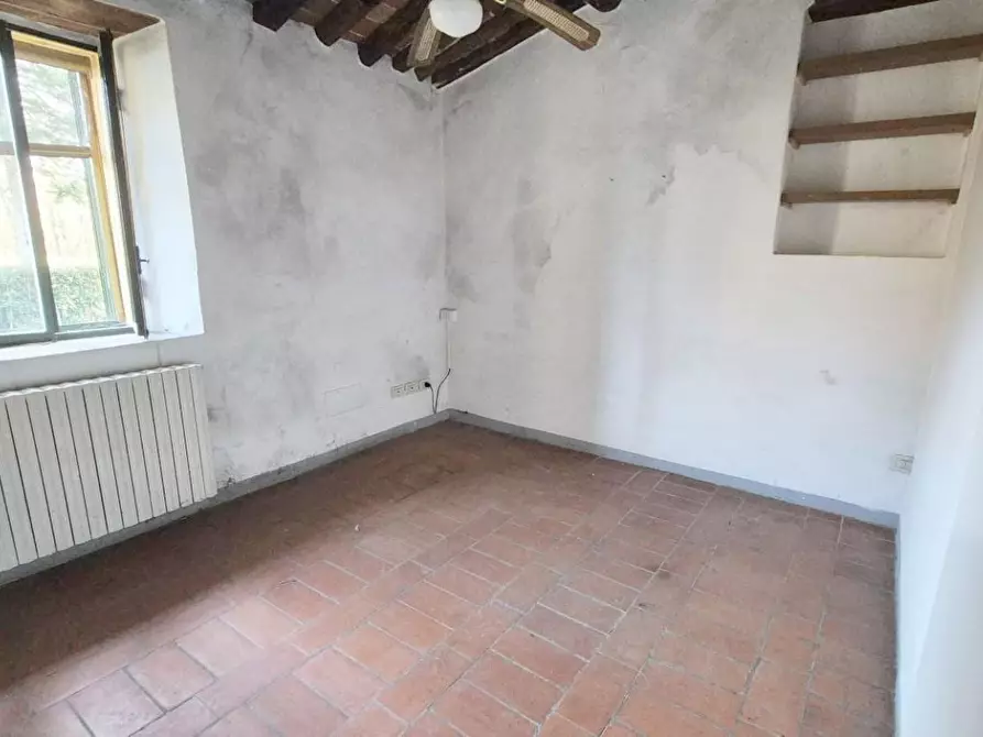 Immagine 52 di Rustico / casale in vendita  a Camaiore