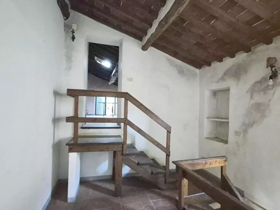 Immagine 40 di Rustico / casale in vendita  a Camaiore