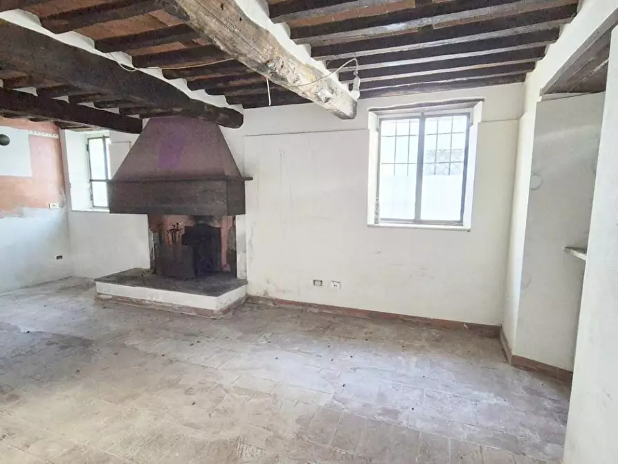 Immagine 12 di Rustico / casale in vendita  a Camaiore