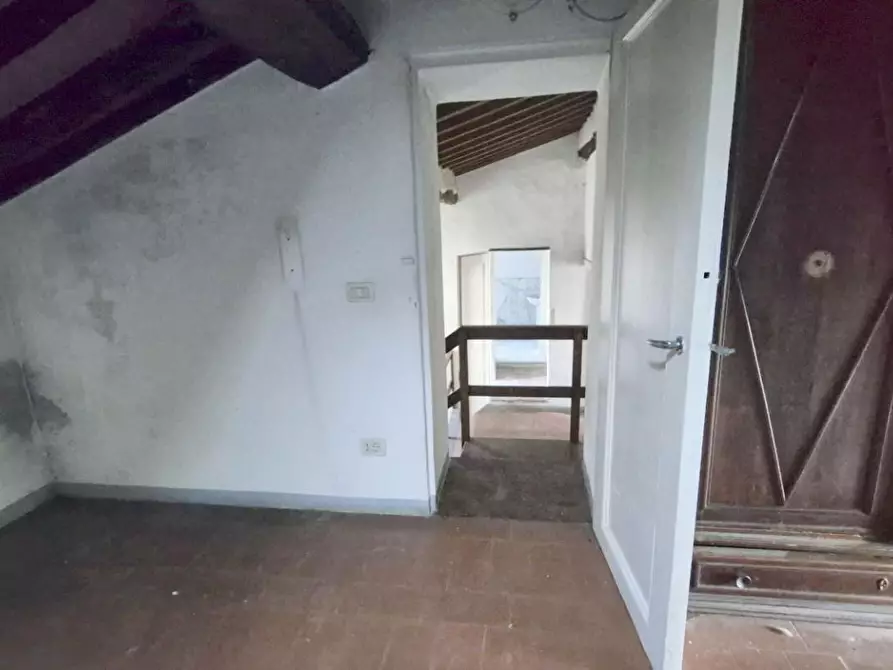 Immagine 48 di Rustico / casale in vendita  a Camaiore