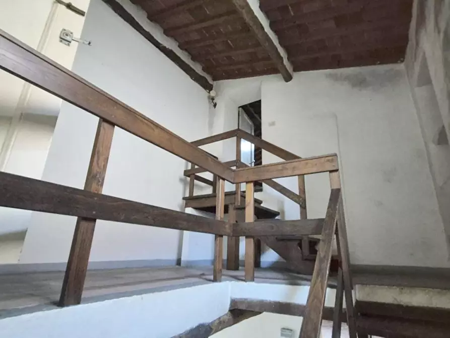 Immagine 37 di Rustico / casale in vendita  a Camaiore