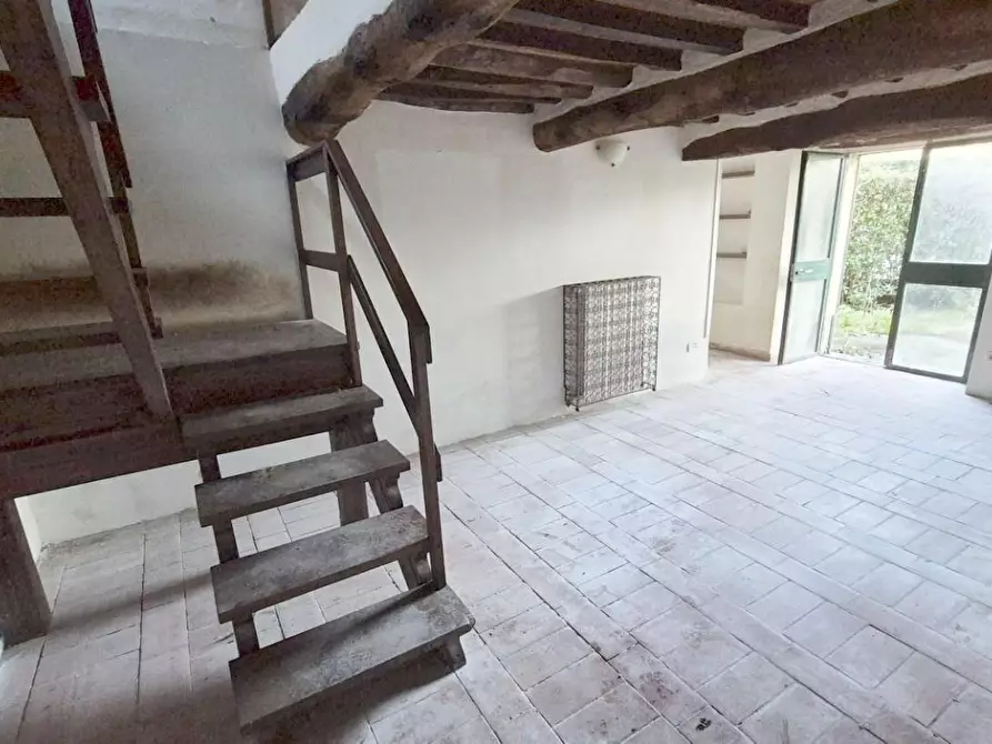 Immagine 32 di Rustico / casale in vendita  a Camaiore