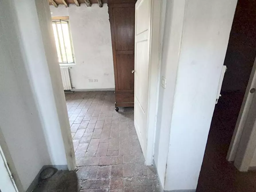Immagine 75 di Rustico / casale in vendita  a Camaiore