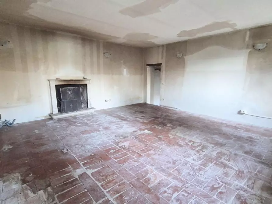 Immagine 27 di Rustico / casale in vendita  a Camaiore