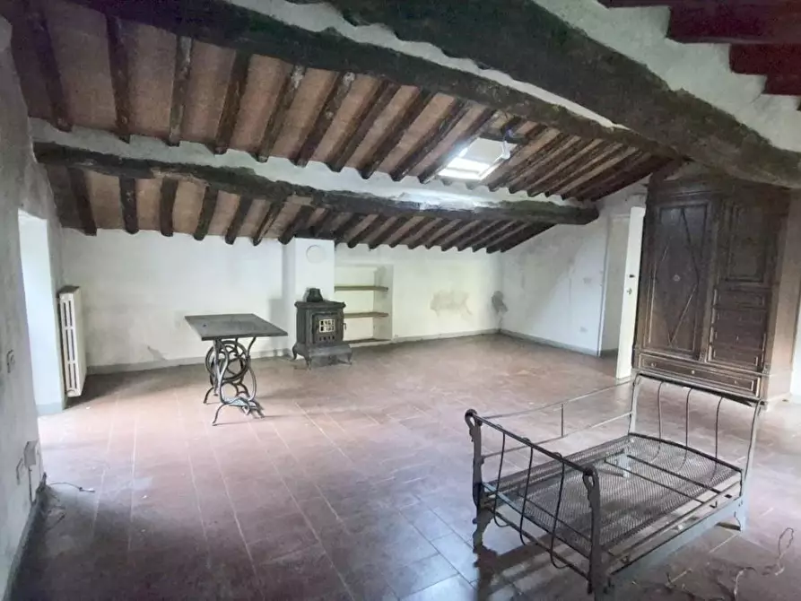 Immagine 42 di Rustico / casale in vendita  a Camaiore