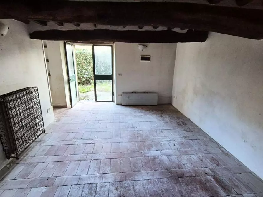 Immagine 85 di Rustico / casale in vendita  a Camaiore