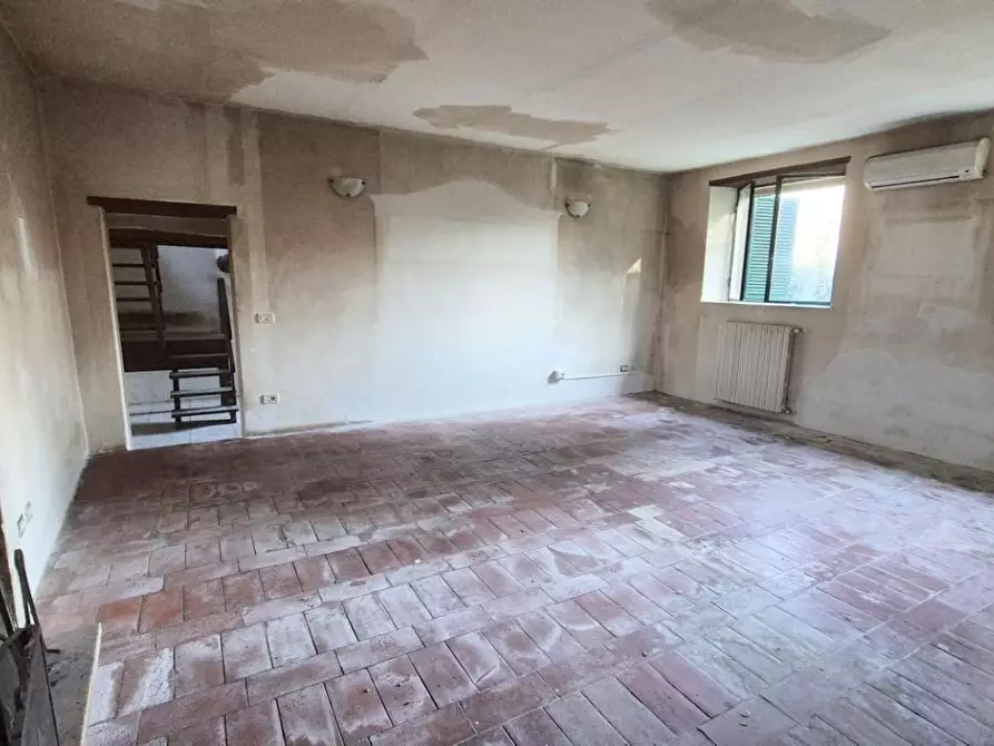 Immagine 30 di Rustico / casale in vendita  a Camaiore