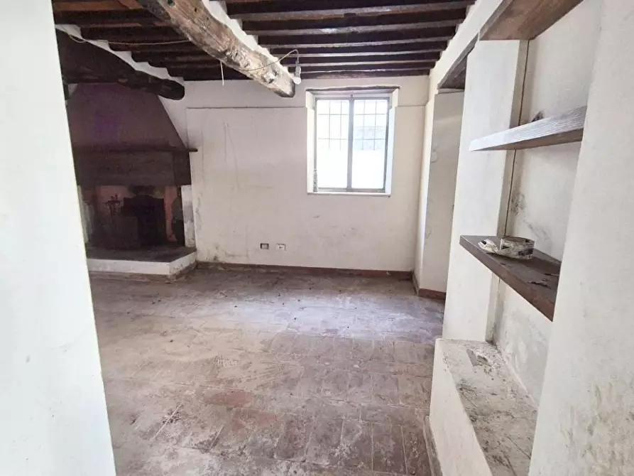 Immagine 9 di Rustico / casale in vendita  a Camaiore