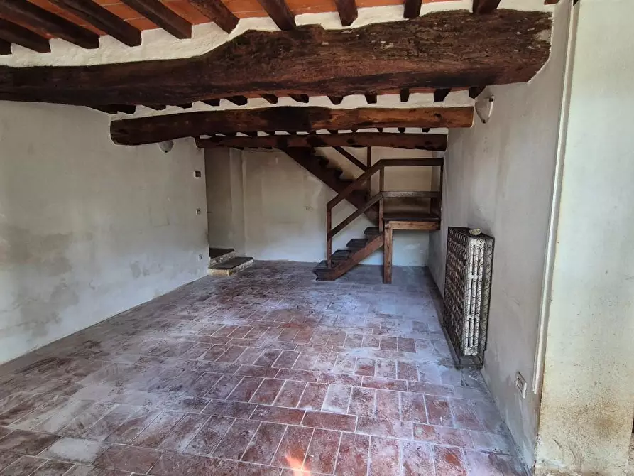 Immagine 21 di Rustico / casale in vendita  a Camaiore