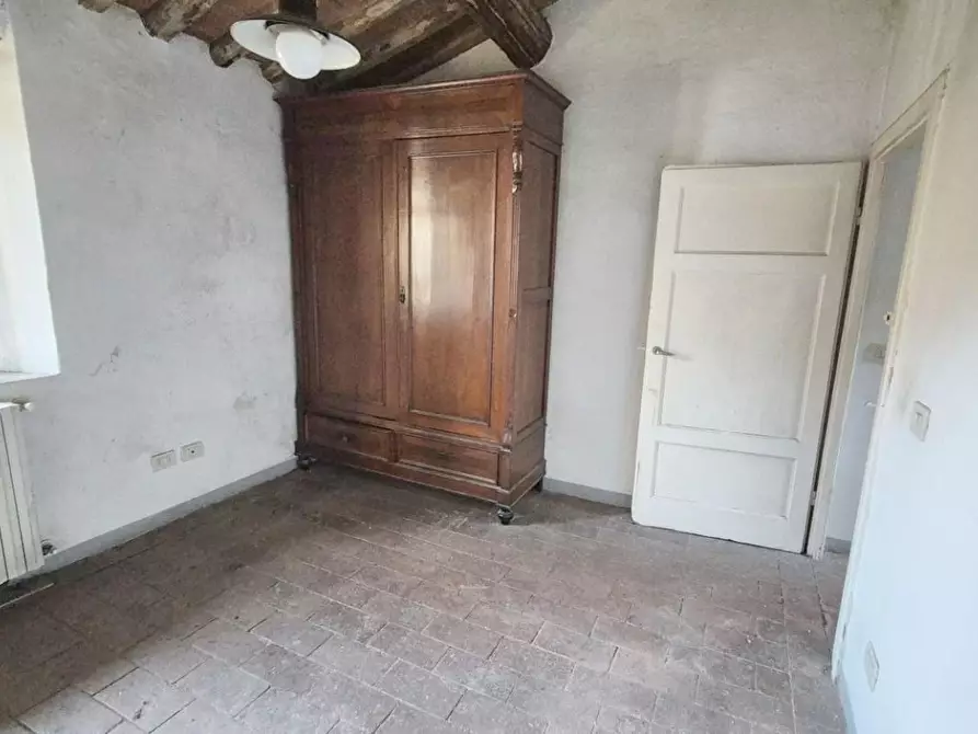 Immagine 79 di Rustico / casale in vendita  a Camaiore