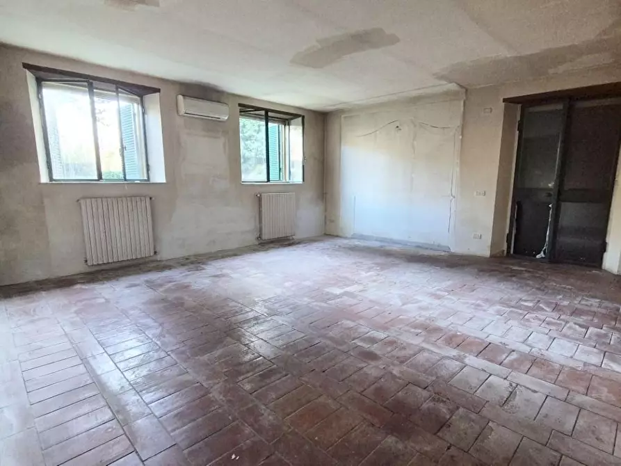 Immagine 22 di Rustico / casale in vendita  a Camaiore