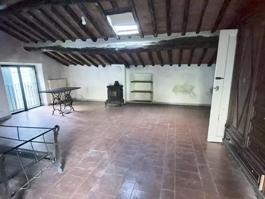 Immagine 45 di Rustico / casale in vendita  a Camaiore