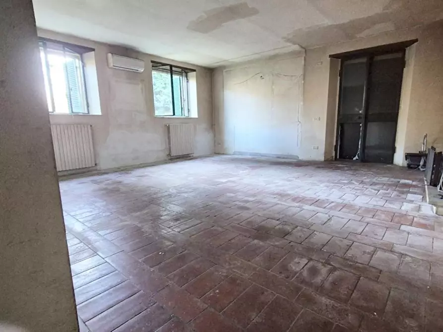 Immagine 21 di Rustico / casale in vendita  a Camaiore