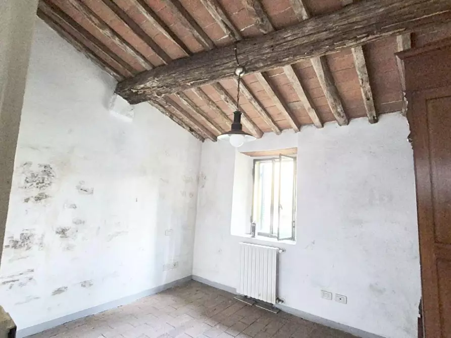 Immagine 77 di Rustico / casale in vendita  a Camaiore