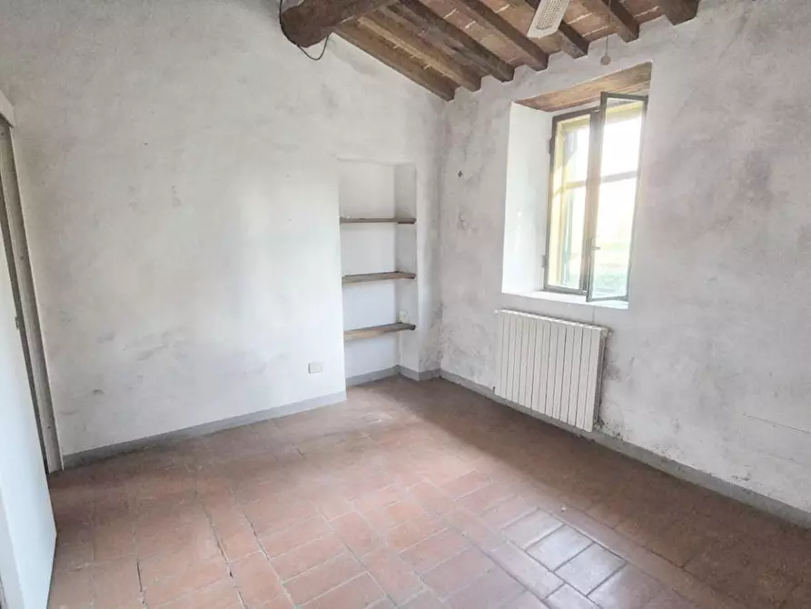 Immagine 57 di Rustico / casale in vendita  a Camaiore