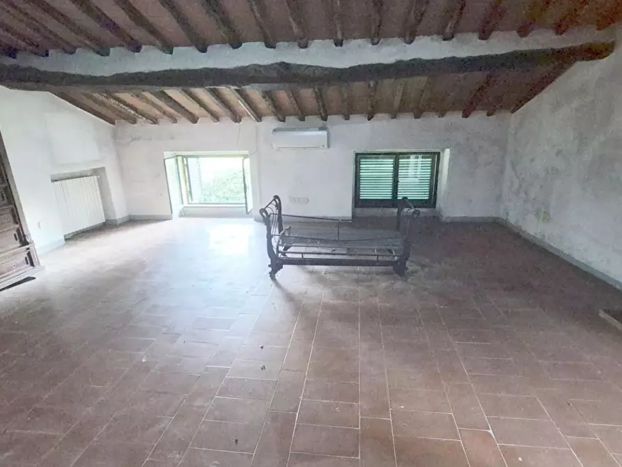 Immagine 41 di Rustico / casale in vendita  a Camaiore