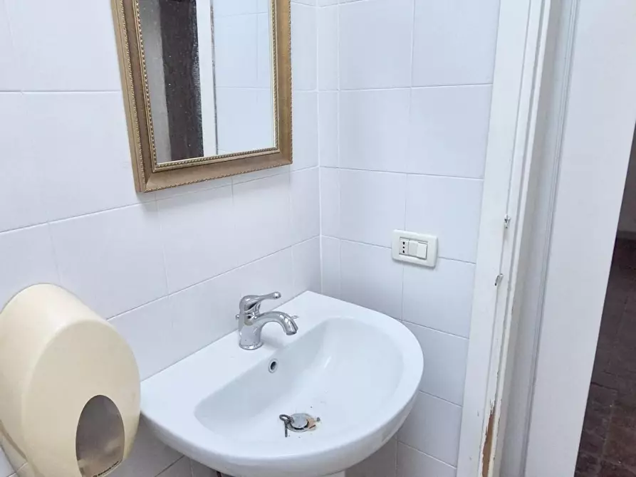 Immagine 63 di Rustico / casale in vendita  a Camaiore