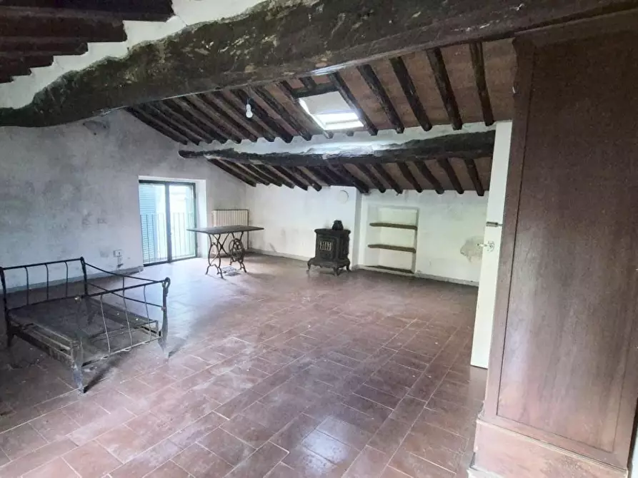 Immagine 43 di Rustico / casale in vendita  a Camaiore