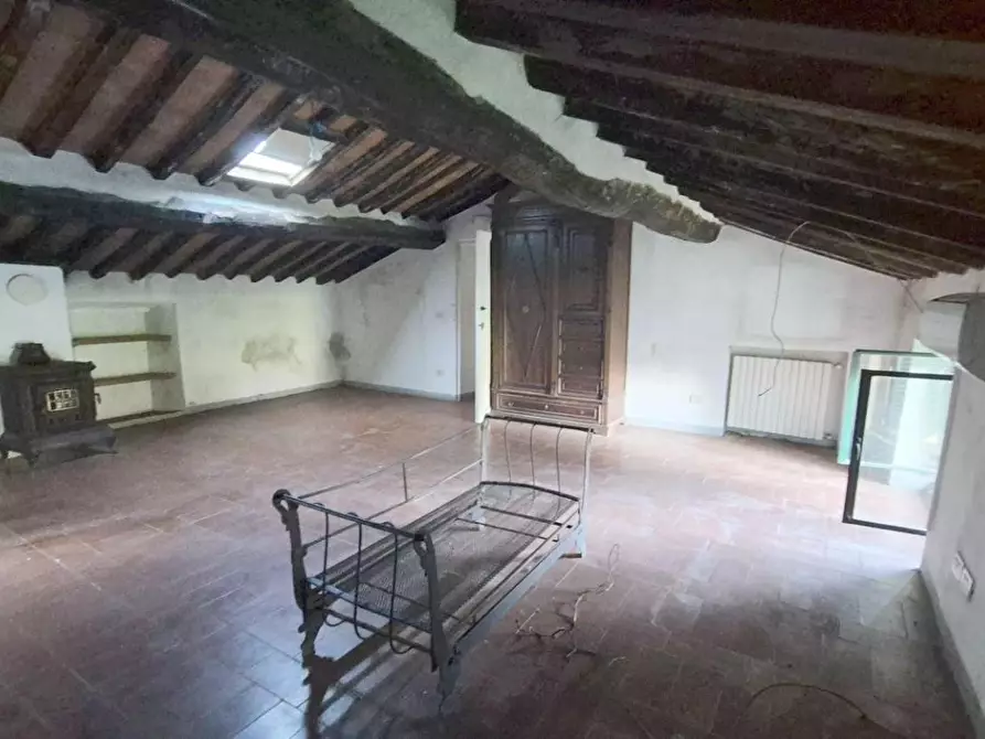 Immagine 46 di Rustico / casale in vendita  a Camaiore