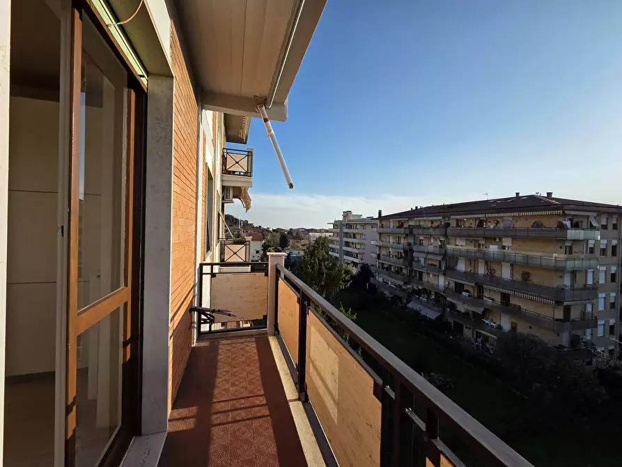 Immagine 24 di Appartamento in vendita  a Massa