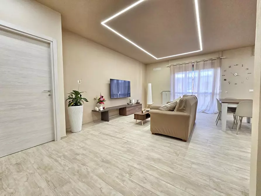 Immagine 12 di Appartamento in vendita  a Massa