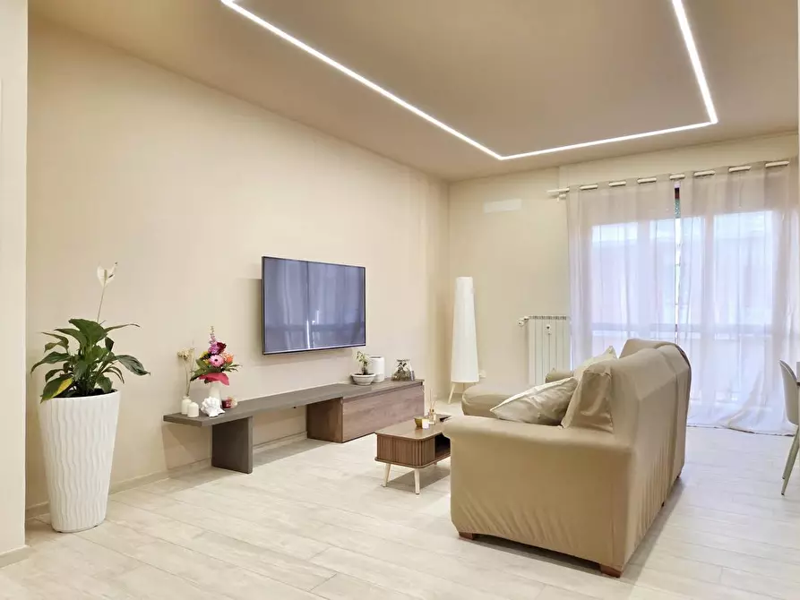 Immagine 11 di Appartamento in vendita  a Massa