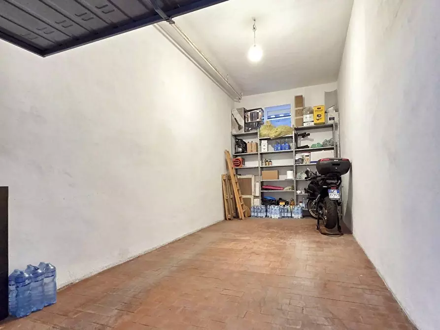 Immagine 30 di Appartamento in vendita  a Massa