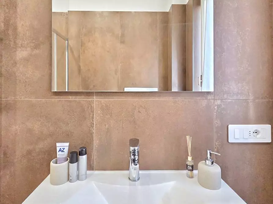 Immagine 27 di Appartamento in vendita  a Massa