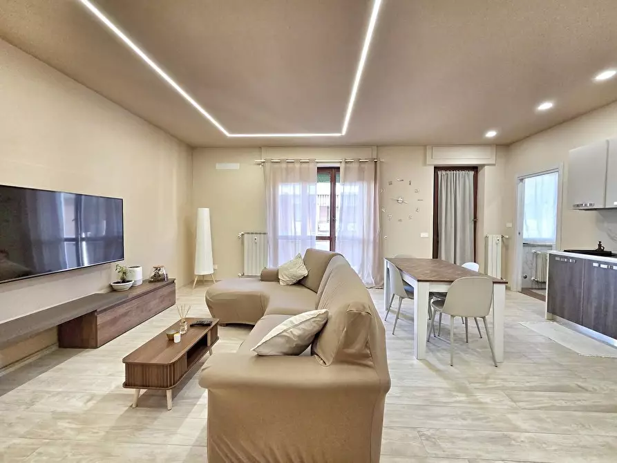 Immagine 2 di Appartamento in vendita  a Massa