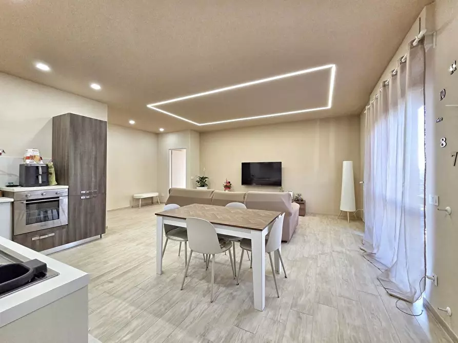 Immagine 7 di Appartamento in vendita  a Massa