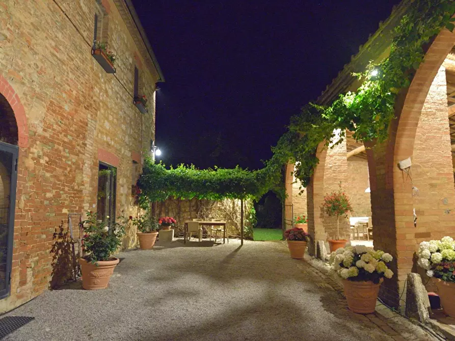 Immagine 21 di Casa colonica in vendita  a Monteroni D'arbia