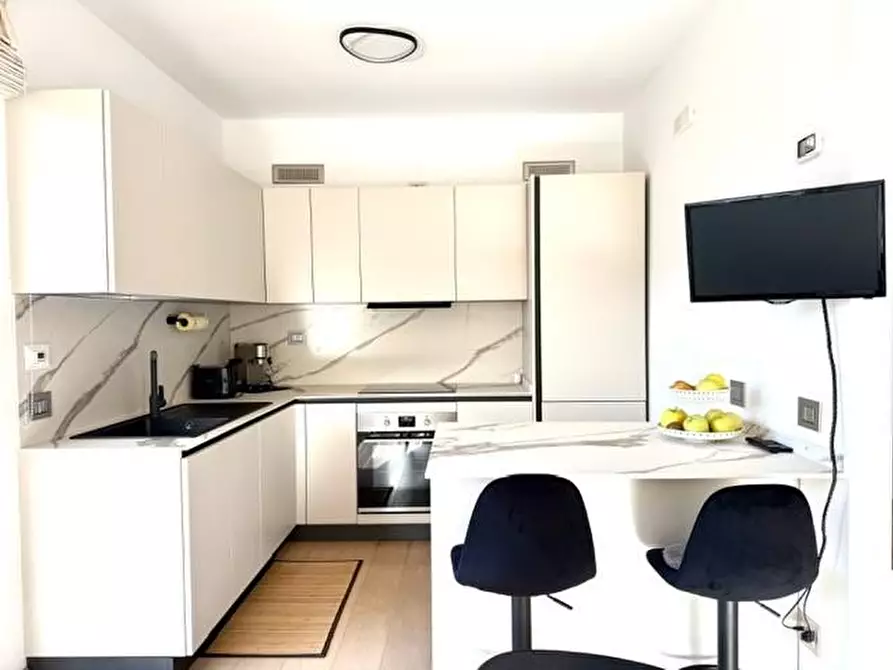 Immagine 8 di Appartamento in vendita  a Camaiore