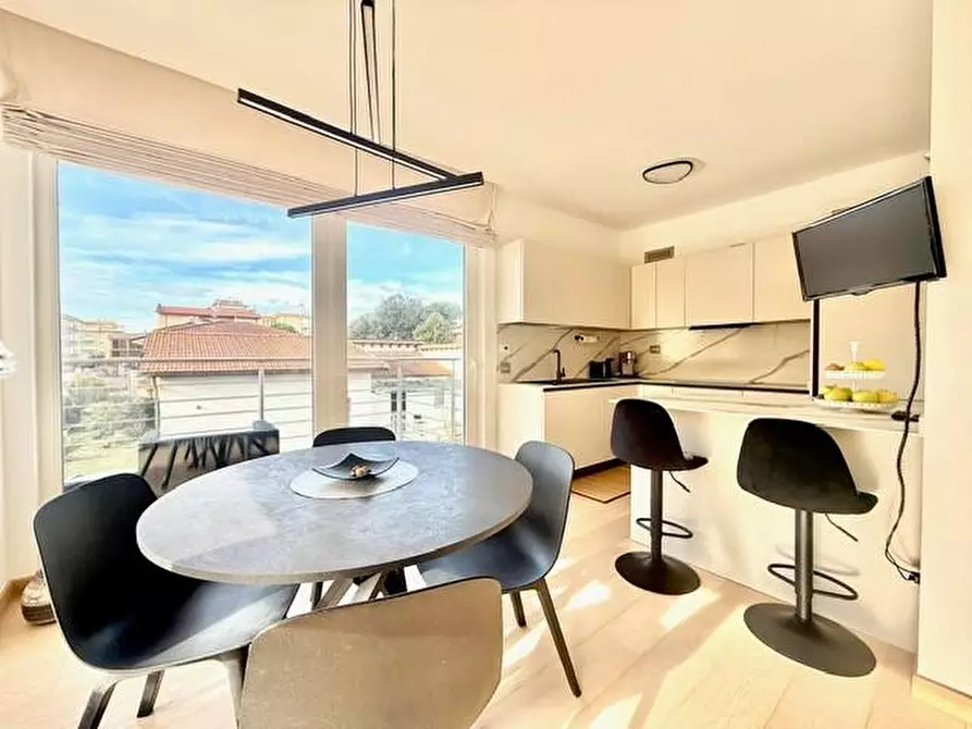 Immagine 10 di Appartamento in vendita  a Camaiore