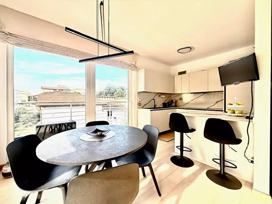 Immagine 9 di Appartamento in vendita  a Camaiore