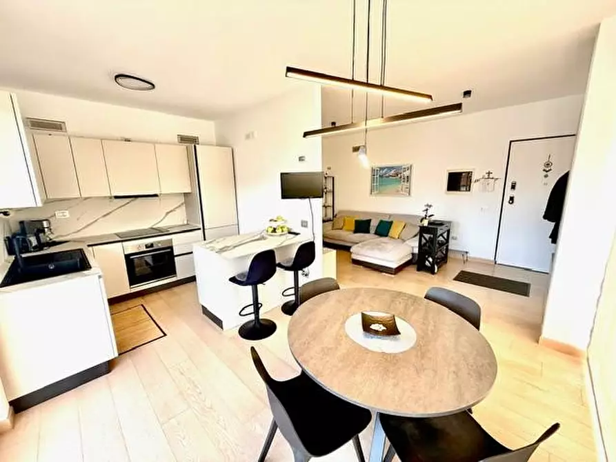 Immagine 22 di Appartamento in vendita  a Camaiore