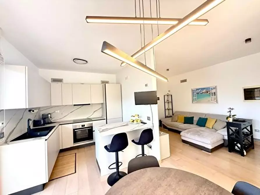 Immagine 23 di Appartamento in vendita  a Camaiore