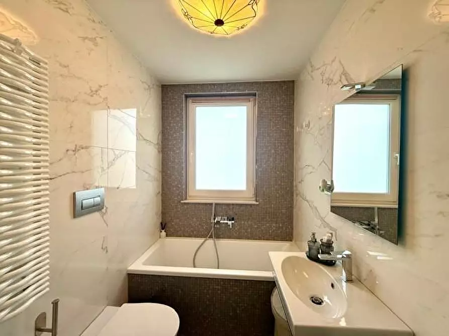 Immagine 29 di Appartamento in vendita  a Camaiore