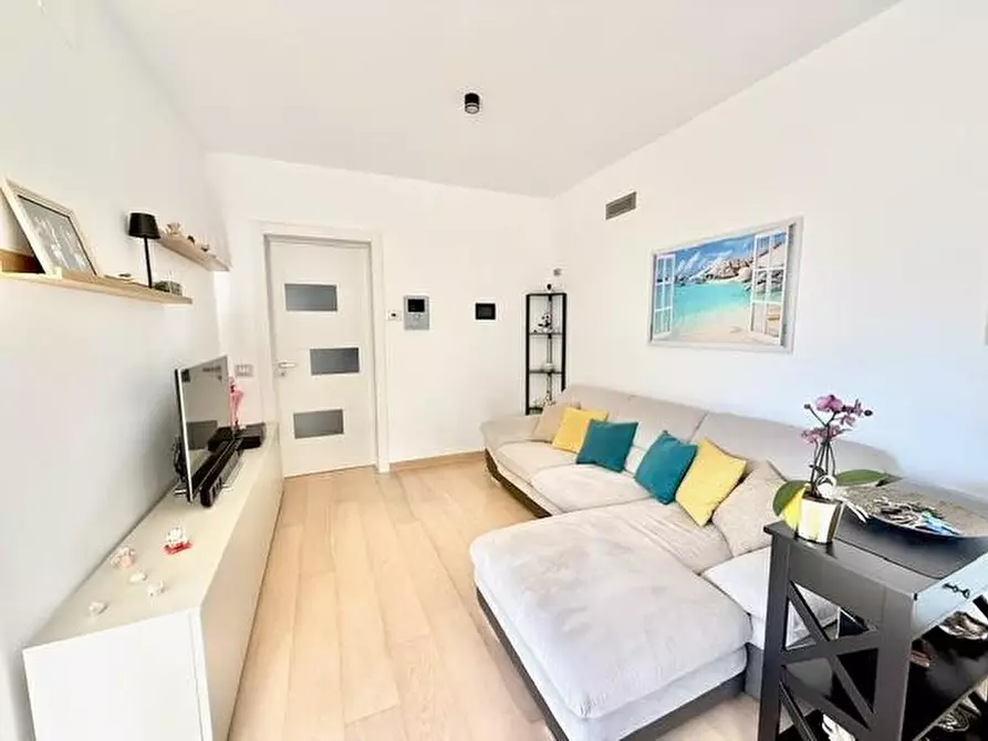 Immagine 11 di Appartamento in vendita  a Camaiore