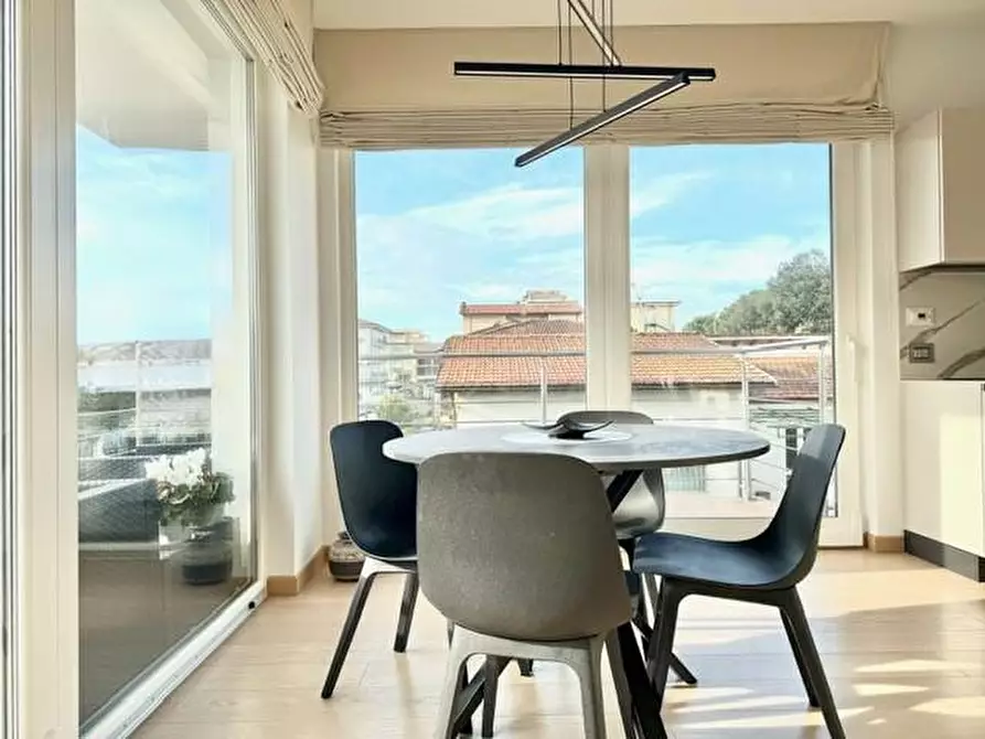 Immagine 2 di Appartamento in vendita  a Camaiore